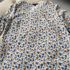 Floral V-Neck Blouse Medium